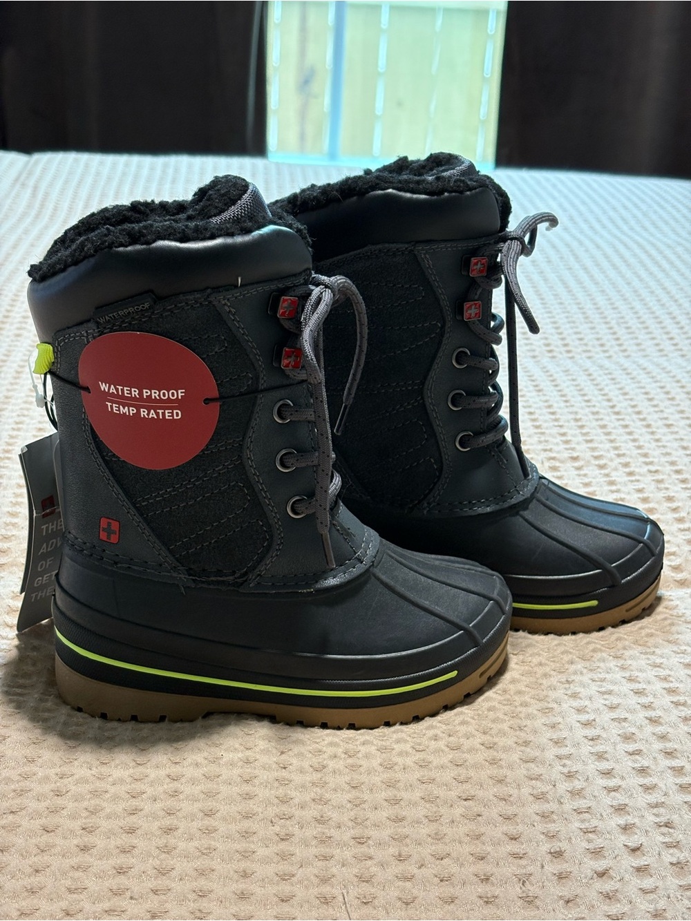 NWT Swiss Tech Size 10 Kids Black Snow Boots Winter Wear Warm Boots